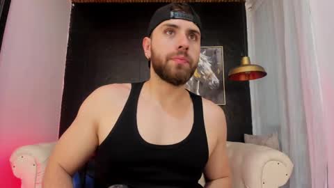 Snapshot of maximo_wolf1 chatting on October 6, 8:06 pm Maximo Wolf online show from October 6, 8:06 pm