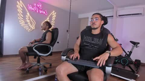 maximo_zahir online show from February 6, 3:11 am