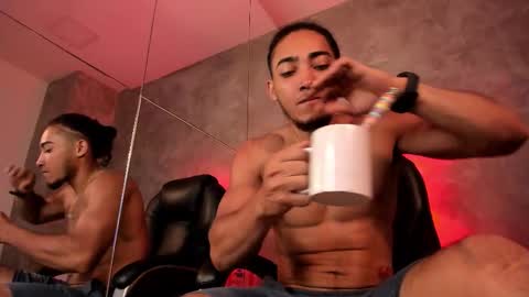 maximo_zahir online show from February 12, 3:01 am