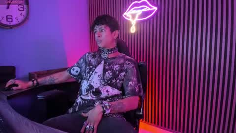 Snapshot of maximoking26 chatting on February 17, 3:47 am MAXIMO online show from February 17, 3:47 am