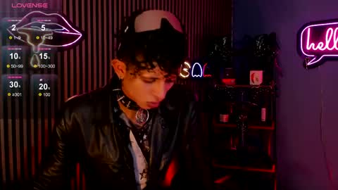 MAXIMO online show from May 3, 3:01 am