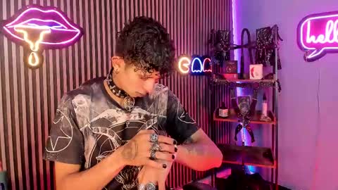 MAXIMO online show from May 12, 3:03 am