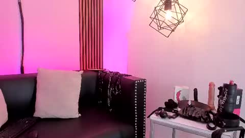 MAXIMO online show from June 21, 3:42 am
