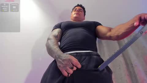 Snapshot of maximoscott_ chatting on January 26, 7:52 pm Maximoscott online show from January 26, 7:52 pm