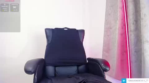 Snapshot of maximoscott_ chatting on March 2, 7:34 pm Maximoscott online show from March 2, 7:34 pm