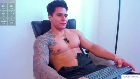 Snapshot of maximoscott_ chatting on March 7, 9:48 pm Maximoscott online show from March 7, 9:48 pm