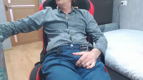 maximus3334 online show from March 23, 12:09 pm