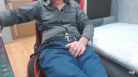 maximus3334 online show from March 27, 12:16 pm