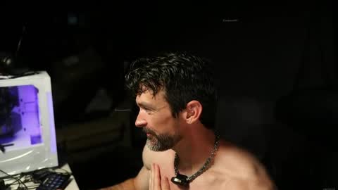 Snapshot of maximus_787 chatting on April 22, 12:24 am Maximus7871 online show from April 22, 12:24 am