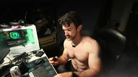 Snapshot of maximus_787 chatting on April 25, 12:46 am Maximus7871 online show from April 25, 12:46 am