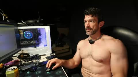 Snapshot of maximus_787 chatting on May 22, 12:07 am Maximus7871 online show from May 22, 12:07 am
