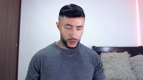 Independent Model online show from December 16, 2:16 am