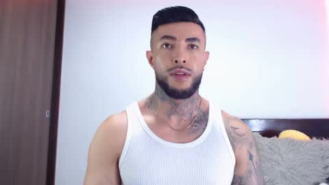 Independent Model online show from December 19, 2:18 am