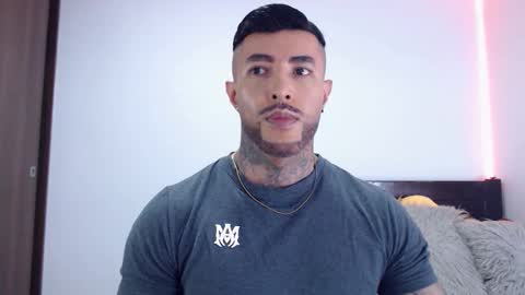 Independent Model online show from December 22, 3:14 am