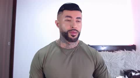 Independent Model online show from January 9, 4:15 am