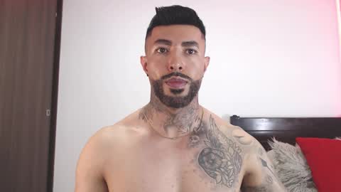 Snapshot of maximus_golden chatting on March 15, 2:39 am Independent Model online show from March 15, 2:39 am