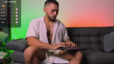 Snapshot of maximusclark1 chatting on December 23, 2:35 am maximus clark new account online show from December 23, 2:35 am