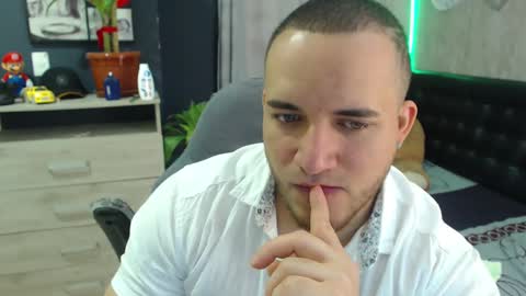 Snapshot of maximussantorini chatting on December 10, 8:38 pm maximus online show from December 10, 8:38 pm