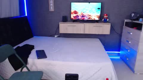 Snapshot of maximussantorini chatting on January 17, 1:21 am maximus online show from January 17, 1:21 am