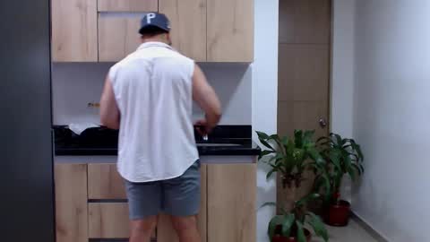 Snapshot of maximussantorini chatting on February 1, 8:18 pm maximus online show from February 1, 8:18 pm