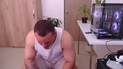 Snapshot of maximussantorini chatting on April 21, 1:17 pm maximus online show from April 21, 1:17 pm