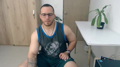 Snapshot of maximussantorini chatting on May 7, 12:27 am maximus online show from May 7, 12:27 am