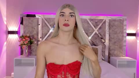 Snapshot of maxirogers chatting on March 14, 11:37 am Maxi Rogers online show from March 14, 11:37 am