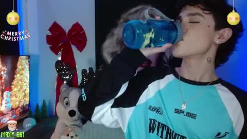 Max online show from December 14, 7:18 am