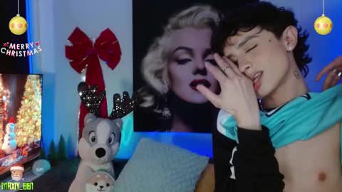 Max online show from December 14, 10:24 am