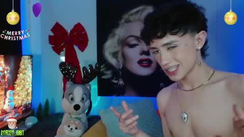 Max online show from December 16, 11:01 am