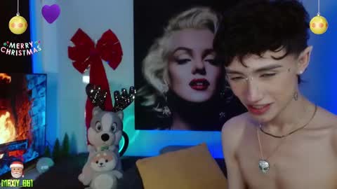 Max online show from December 18, 7:58 am