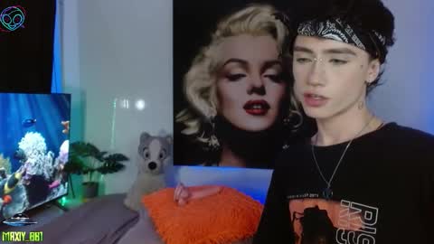 Max online show from November 20, 7:19 am