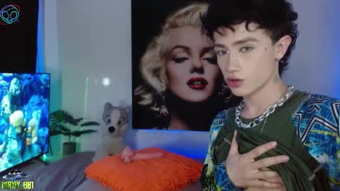 Max online show from November 27, 2:46 am