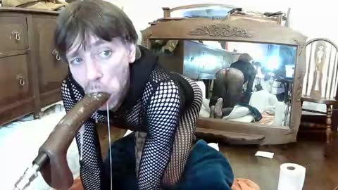 Snapshot of maxjr8008 chatting on November 3, 8:48 am maxjr8008 online show from November 3, 8:48 am