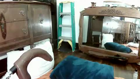 Snapshot of maxjr8008 chatting on February 15, 7:51 am maxjr8008 online show from February 15, 7:51 am