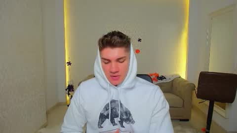 MaxKaiden online show from October 27, 5:55 am