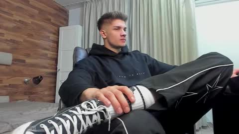 MaxKaiden online show from March 23, 5:33 am