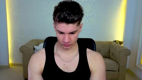 Snapshot of maxkaiden chatting on April 26, 10:02 am MaxKaiden online show from April 26, 10:02 am