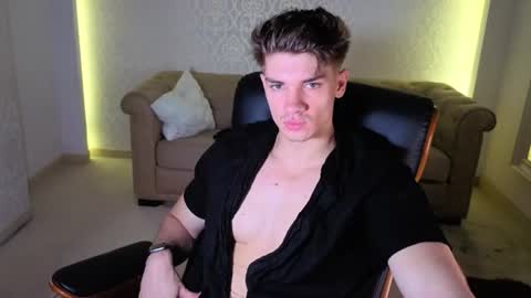 MaxKaiden online show from June 23, 4:10 am