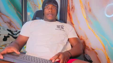 Maxmuscle10 online show from May 25, 3:07 pm