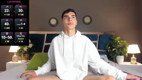 Max Owen  online show from December 23, 4:06 pm