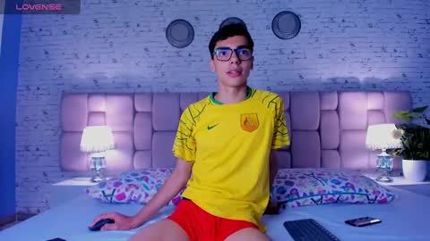 Max Owen  online show from January 13, 5:44 pm
