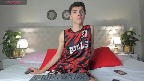 Max Owen  online show from January 14, 9:41 pm