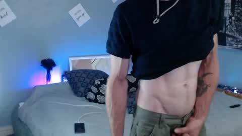 Snapshot of maxrouger chatting on October 5, 8:12 am MaxRouger online show from October 5, 8:12 am