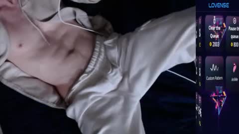 Snapshot of maxrouger chatting on October 23, 6:28 pm MaxRouger online show from October 23, 6:28 pm