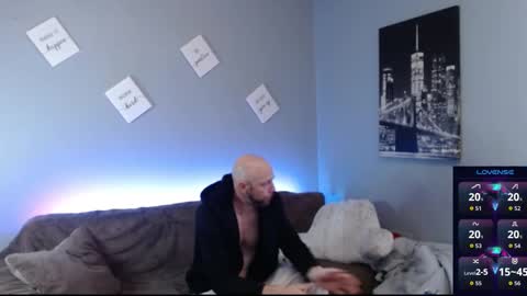 Snapshot of maxrouger chatting on October 28, 9:13 am MaxRouger online show from October 28, 9:13 am