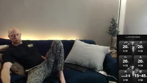 MaxRouger online show from November 27, 1:57 pm