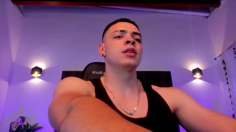 MAX online show from February 2, 11:11 pm