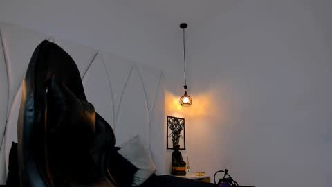 MAX online show from February 6, 9:28 pm