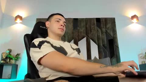 MAX online show from February 14, 2:39 am